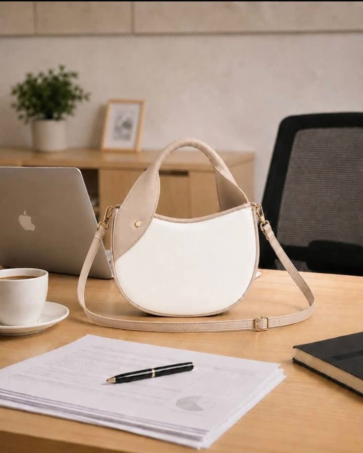 New Ladies Hand Bag With high quality That make The Luxury Feel Inspired By The Curves Of The Night